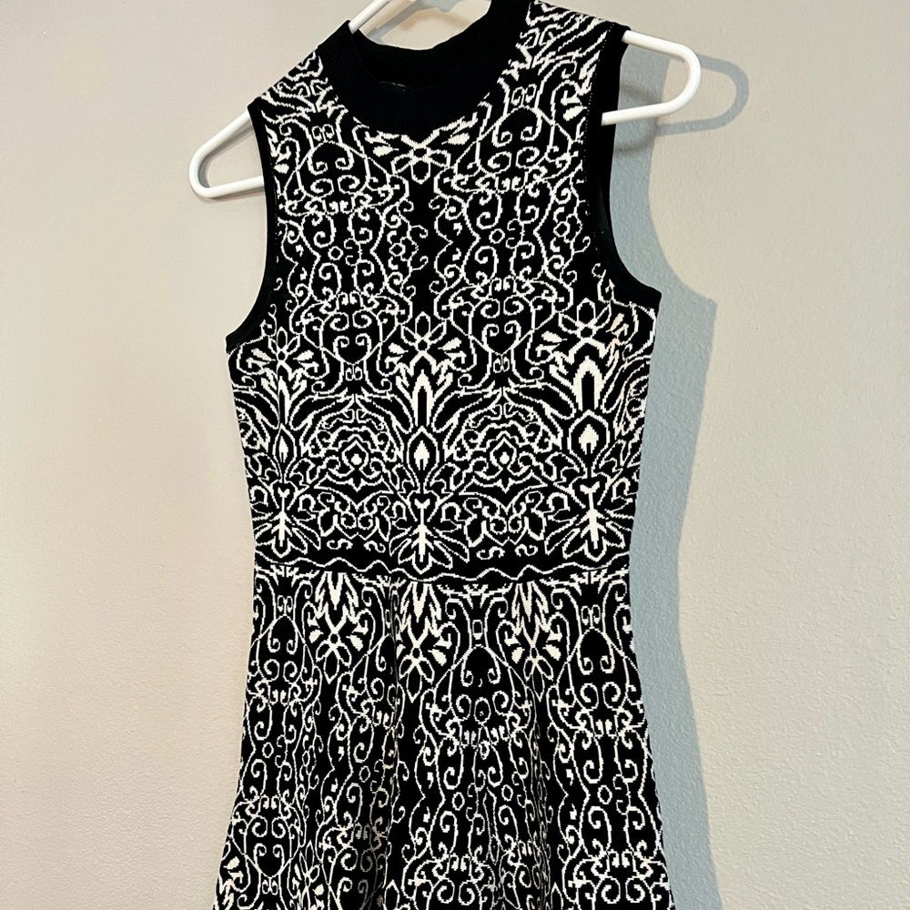 Beautiful black and white knit dress only worn once!